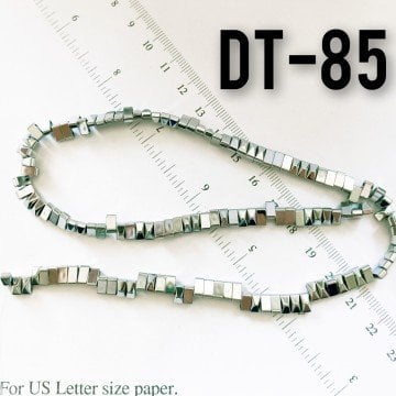 DT-085 Piramit Half Tila Kesim Gümüş Renk Hematit 6 x 3 mm