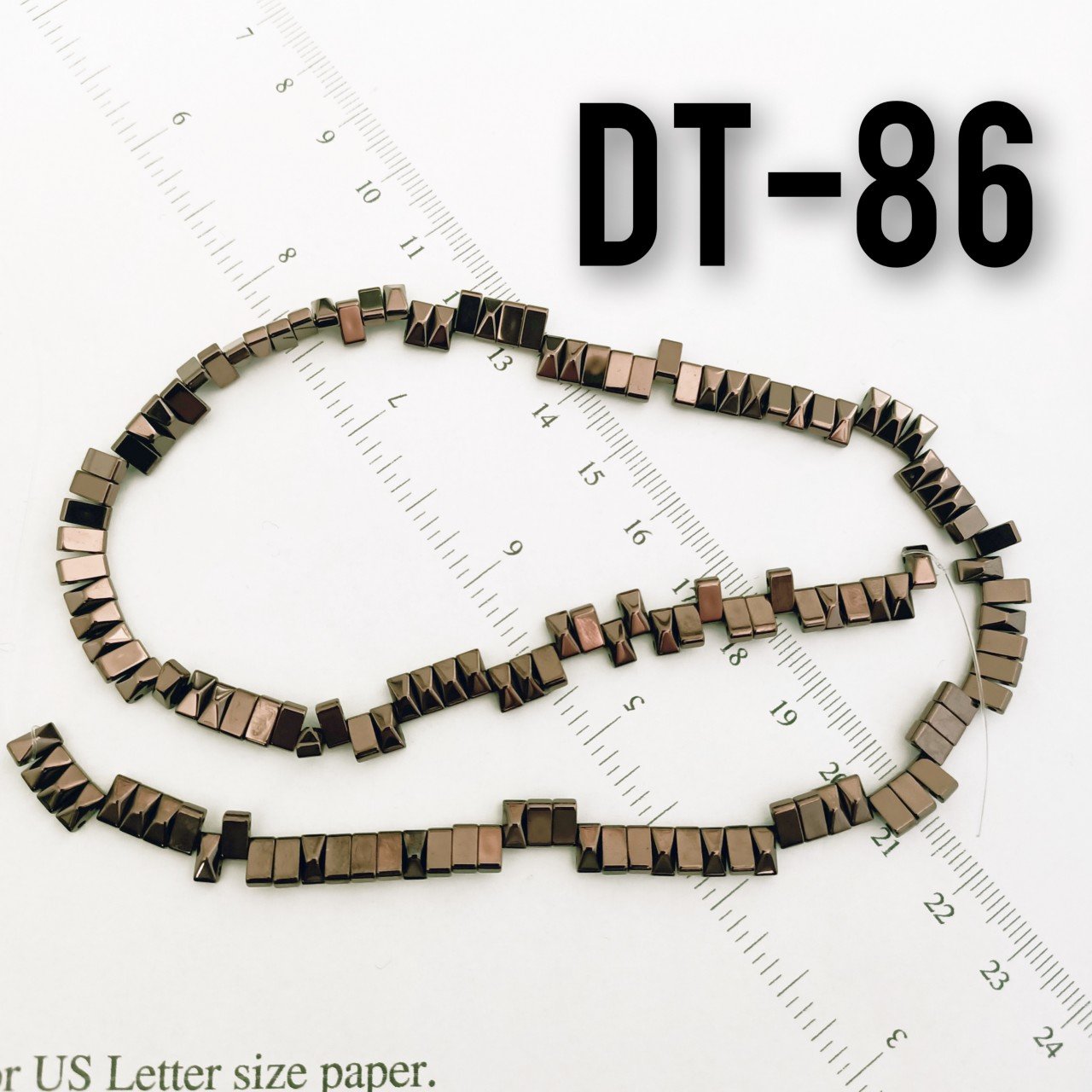 DT-086 Piramit Half Tila Kesim Koyu Bakır Renk Hematit 6 x 3 mm