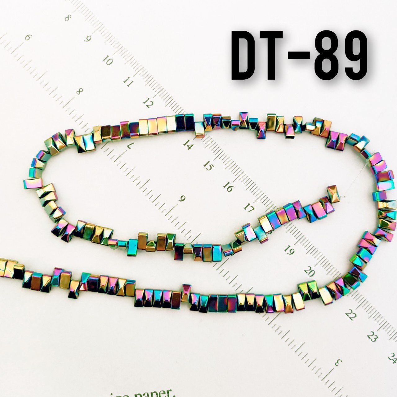 DT-089 Piramit Half Tila Kesim Yanar Döner Mor Renk Hematit 6 x 3 mm