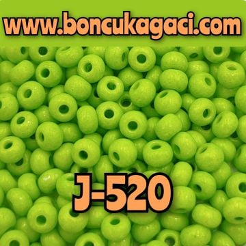 J-520 Fıstık Yeşili Boyalı Preciosa Jabloneks Kum Boncuk 6/0 (4mm)