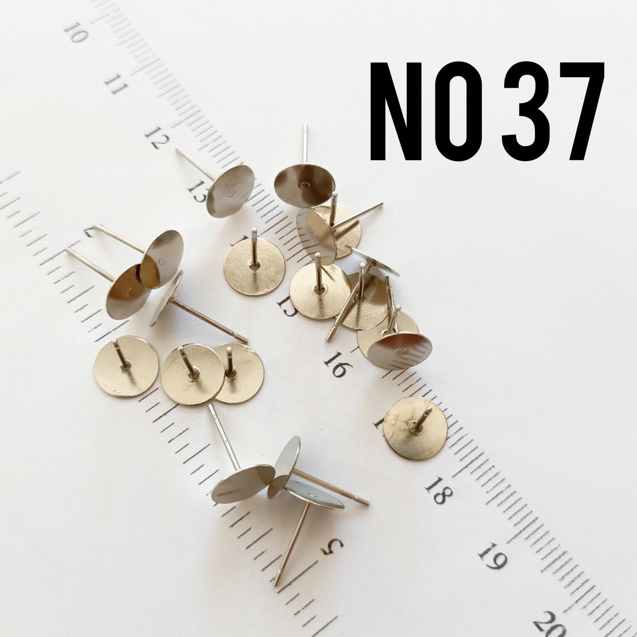 No : 37 Gümüş Renk Çivi Küpe Aparatı 8 mm