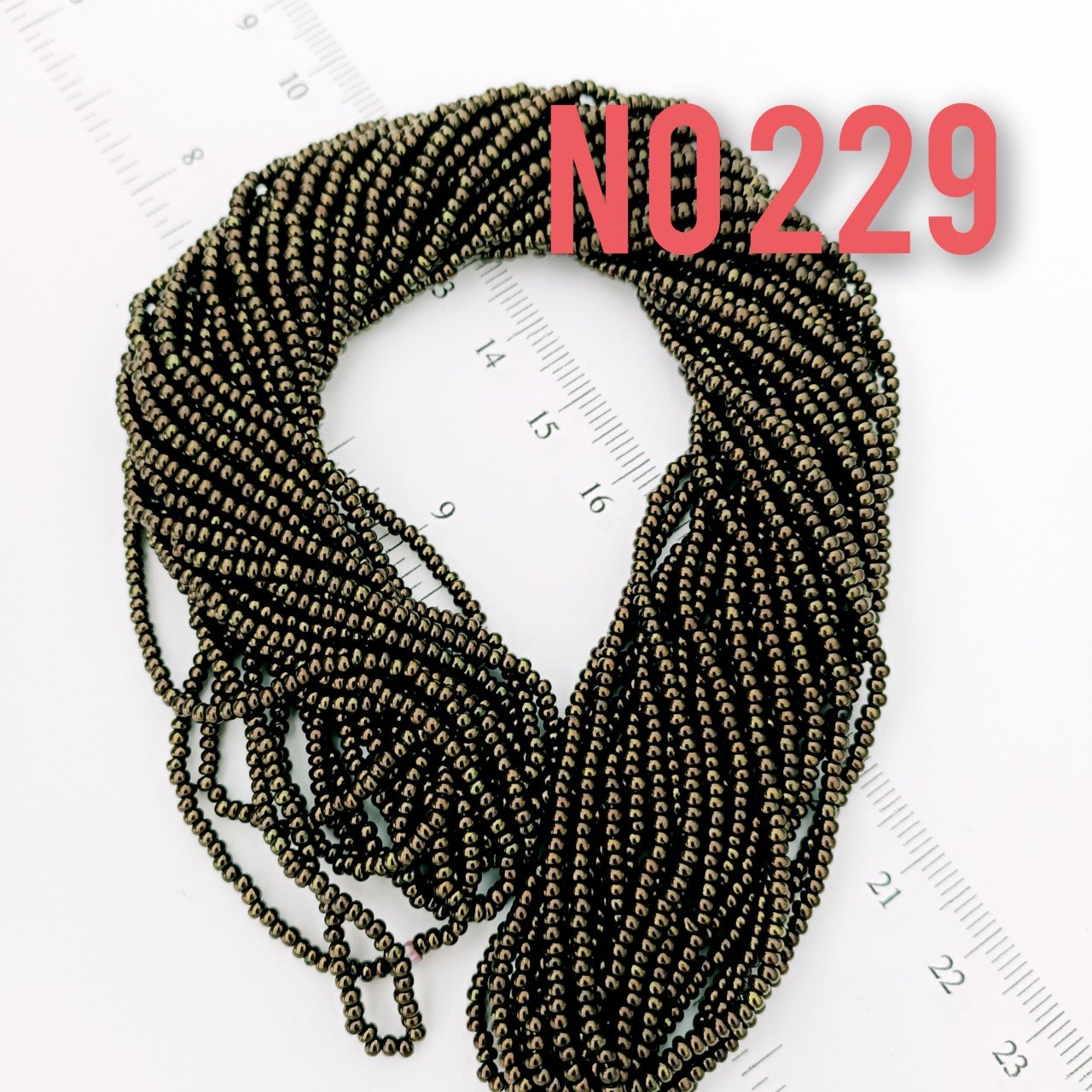No: 229 Fırınlanmış Hareli Koyu Antik Renk Preciosa Dizi Kum Boncuk 11/0
