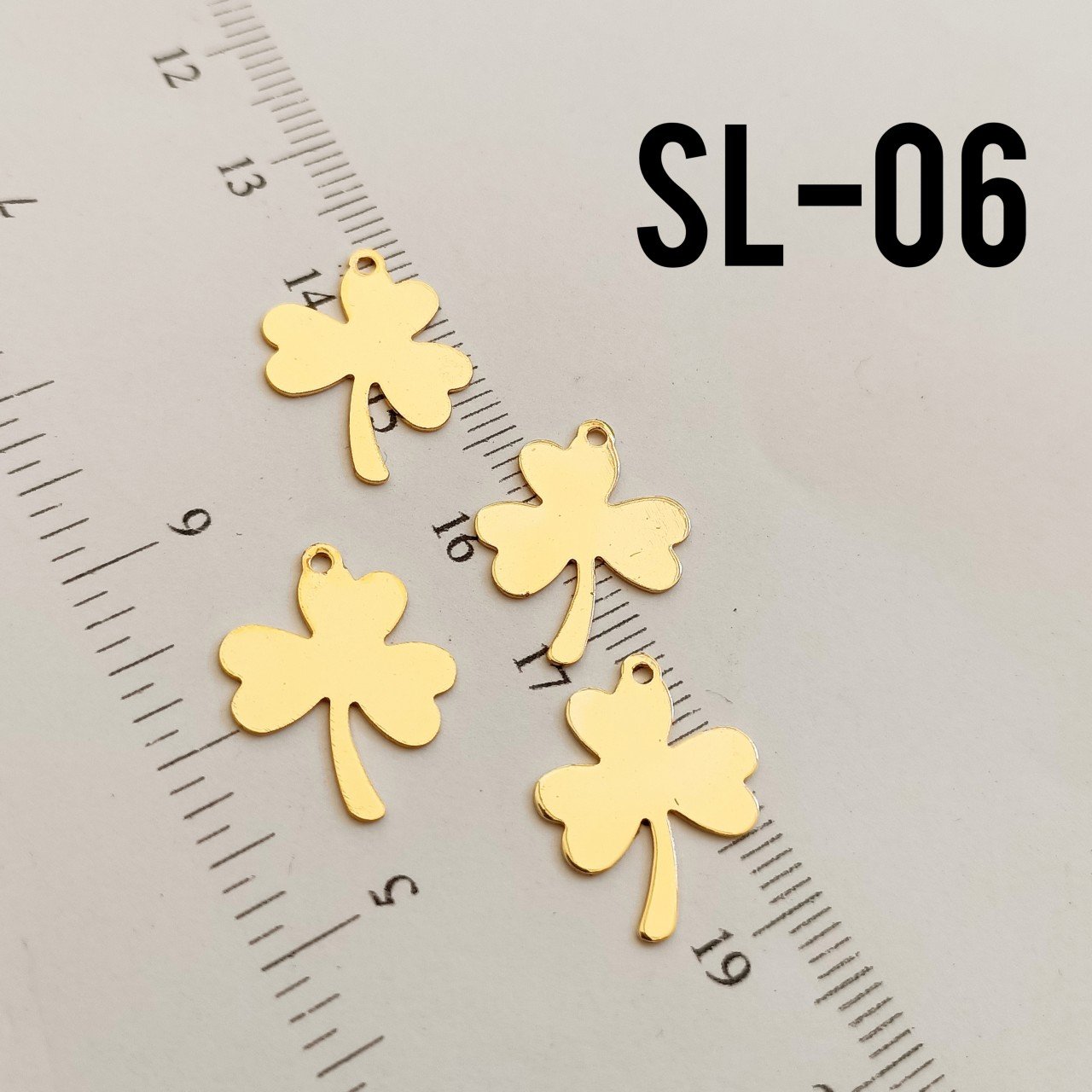 SL-06 Altın Kaplama Yonca Sallantı