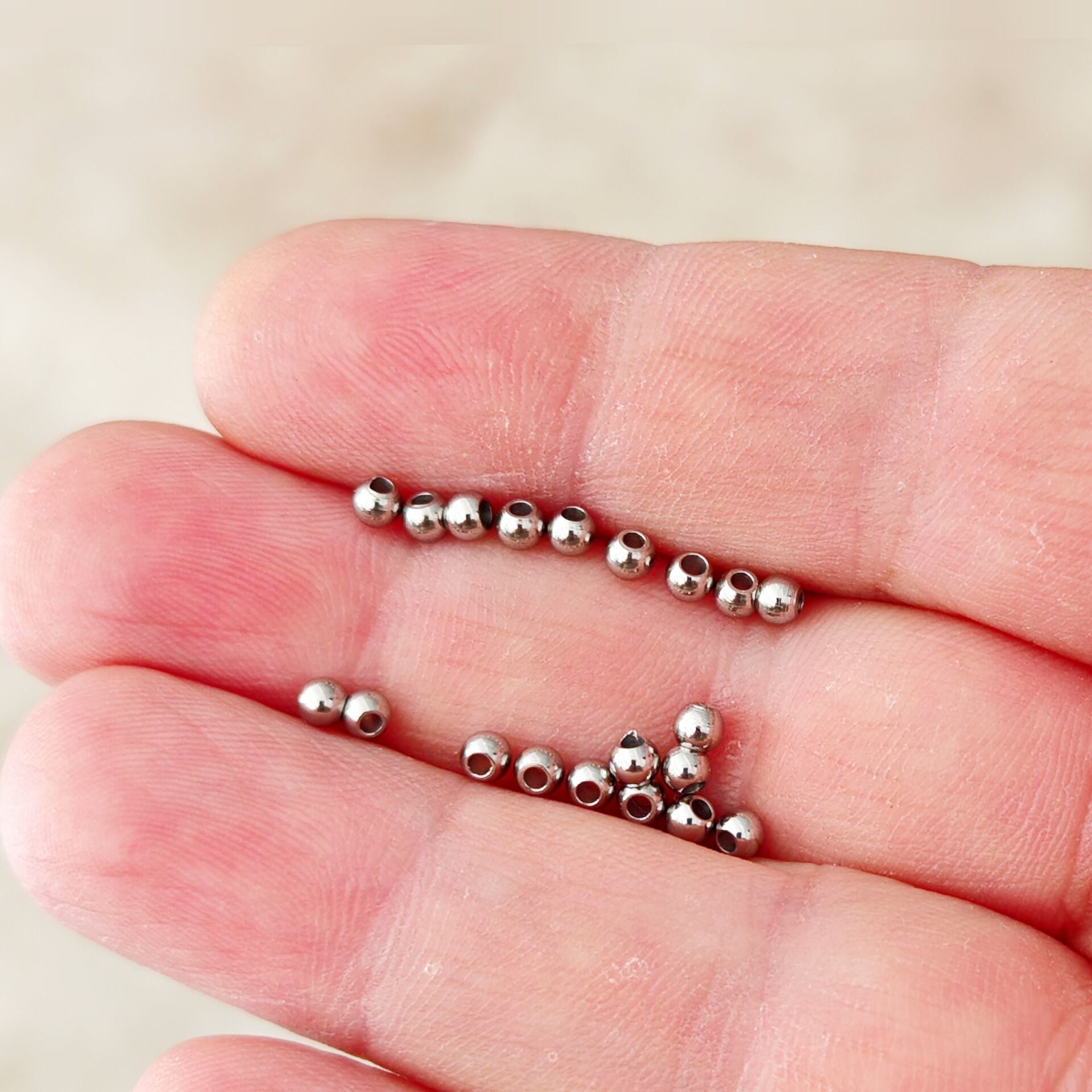 ÇLB-08 A Kalite 316L Cerrahi Çelik Gümüş Renk Boncuk 3 mm